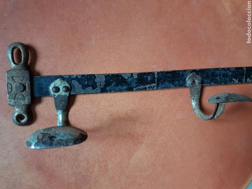 Antig&uuml;edades: Antiguo perchero industrial - Foto 3