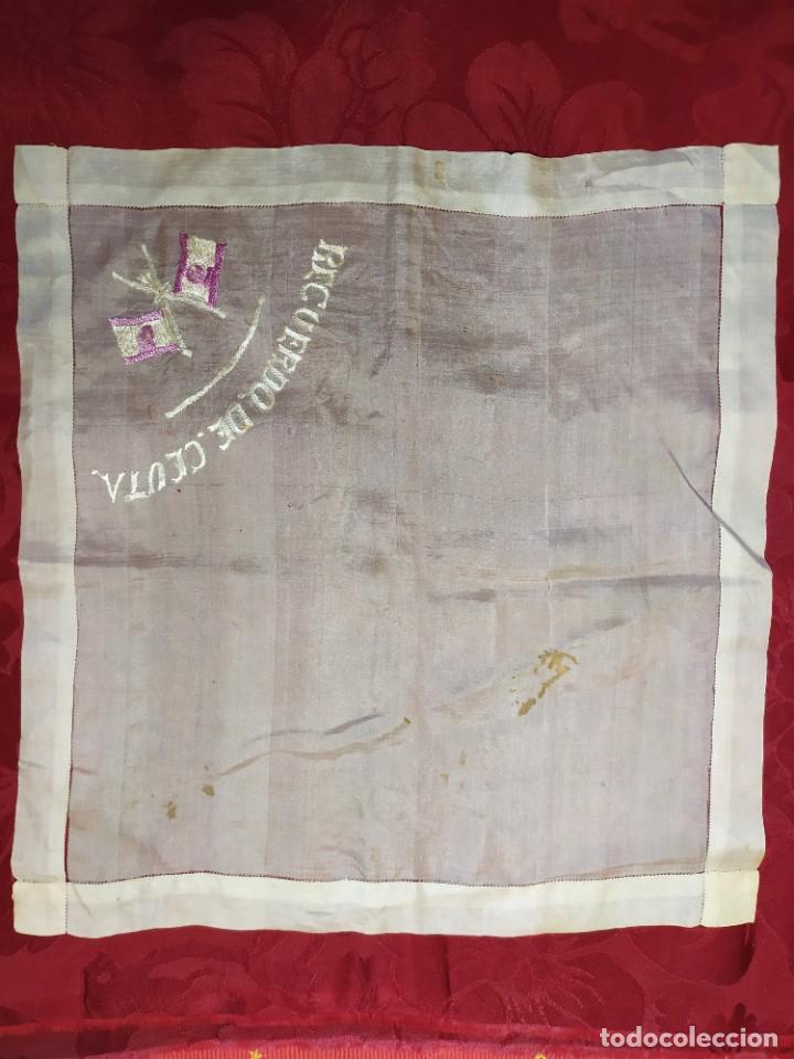 Antig&uuml;edades: PA&Ntilde;UELO DE SEDA RECUERDO DE CEUTA - Foto 1
