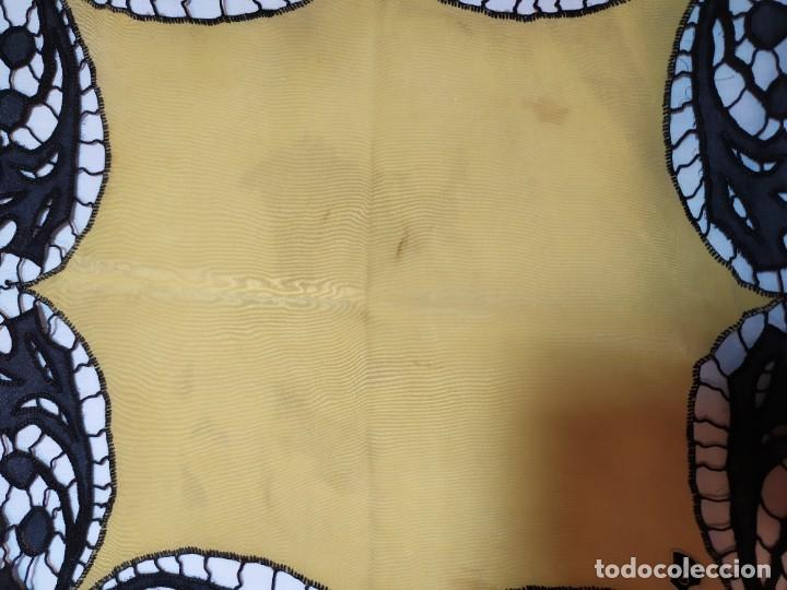 Antig&uuml;edades: PA&Ntilde;UELO DE SEDA Y ENCAJE - Foto 2