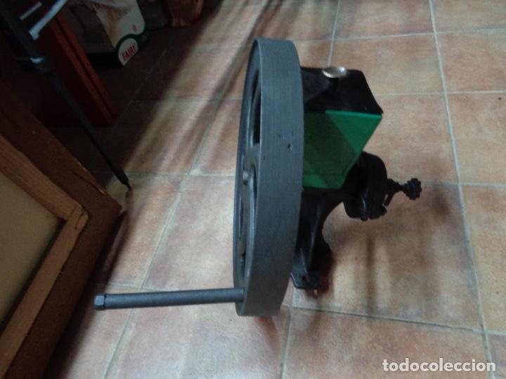 Oggetti Antichi: molino de caf&eacute; grandes dimensiones siglo XIX