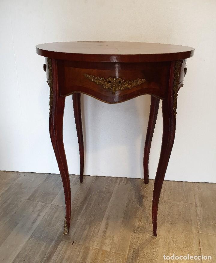 Antig&uuml;edades: MESA AUXILIAR ESTILO LUIS XV - Foto 3