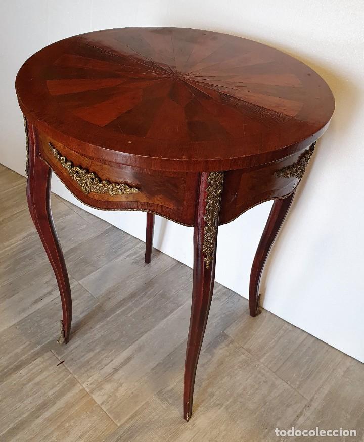 Antig&uuml;edades: MESA AUXILIAR ESTILO LUIS XV - Foto 4
