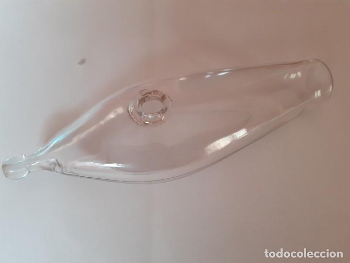 Antig&uuml;edades: Amamantador antiguo de cristal