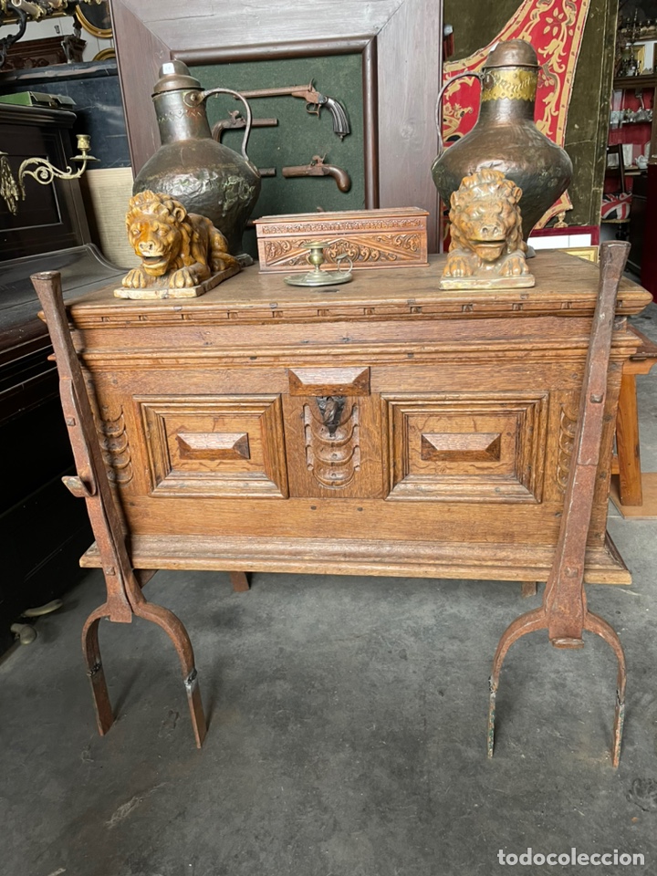Antig&uuml;edades: Alcon de roble siglo XVII - Foto 2