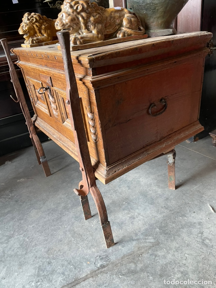 Antig&uuml;edades: Alcon de roble siglo XVII - Foto 3