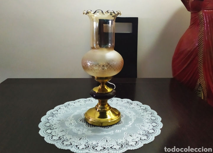Antig&uuml;edades: L&aacute;mpara de sobremesa en Lat&oacute;n y Aro de madera. - Foto 9