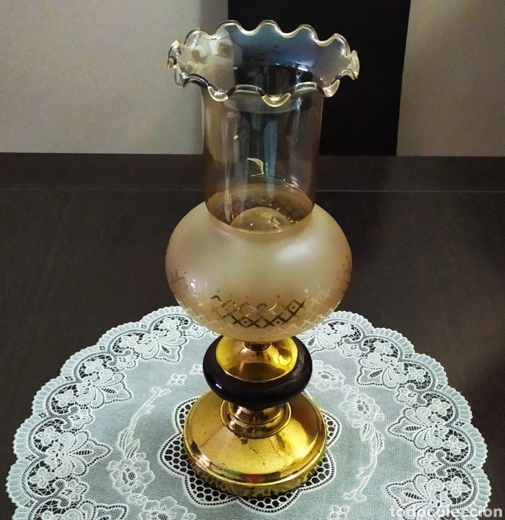Antig&uuml;edades: L&aacute;mpara de sobremesa en Lat&oacute;n y Aro de madera. - Foto 10