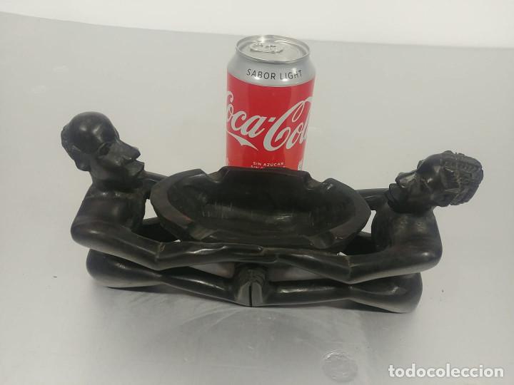 Antig&uuml;edades: Recipiente de madera de &eacute;bano [African art] - Foto 1