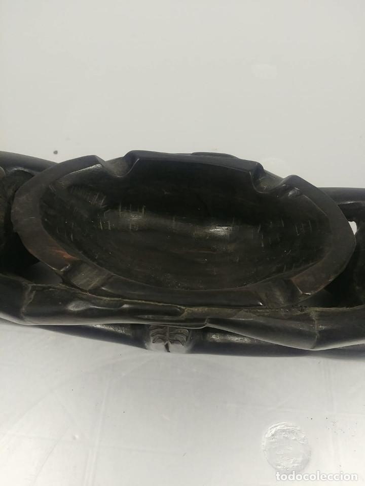 Antig&uuml;edades: Recipiente de madera de &eacute;bano [African art] - Foto 3
