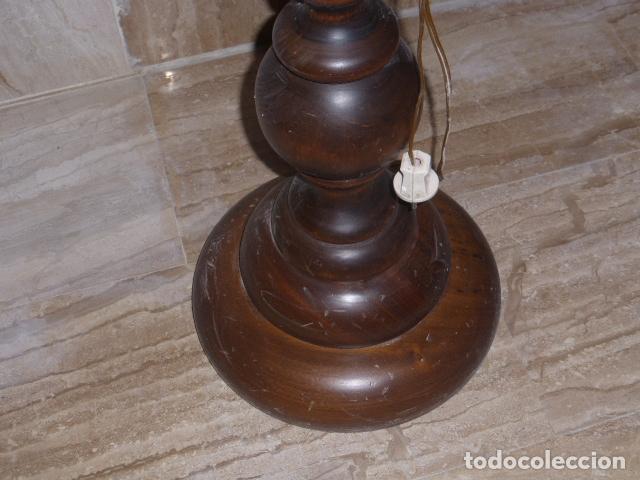 Antig&uuml;edades: ANTIGUO PIE DE LAMPARA DE MADERA MACIZA. - Foto 2