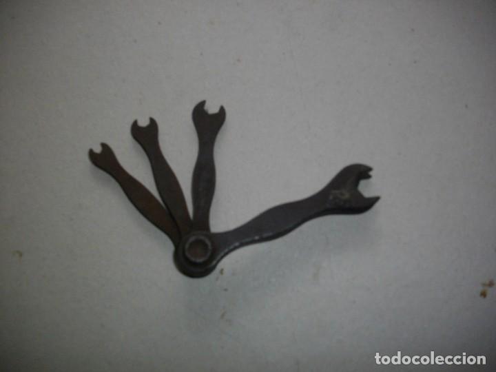 Antig&uuml;edades: JUEGO DE 5 LLAVES DE TORNILLO EN ACERO - Foto 2