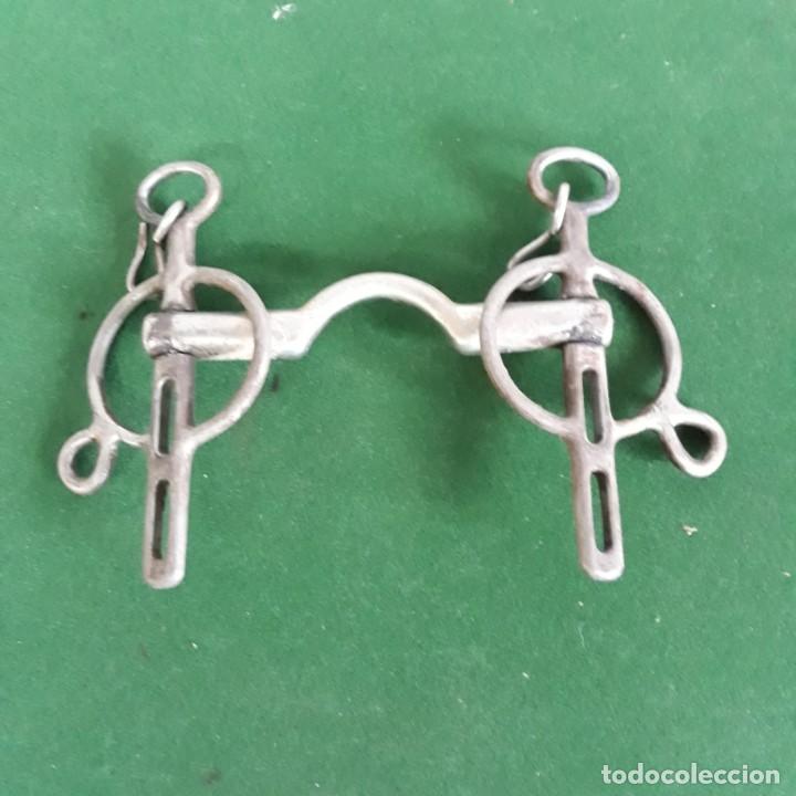 Antig&uuml;edades: Peque&ntilde;o bocado de enganche - Foto 1