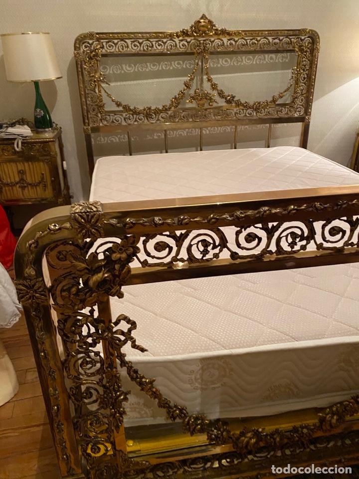 Antig&uuml;edades: Cama bronce maziza de 1930 - Foto 1