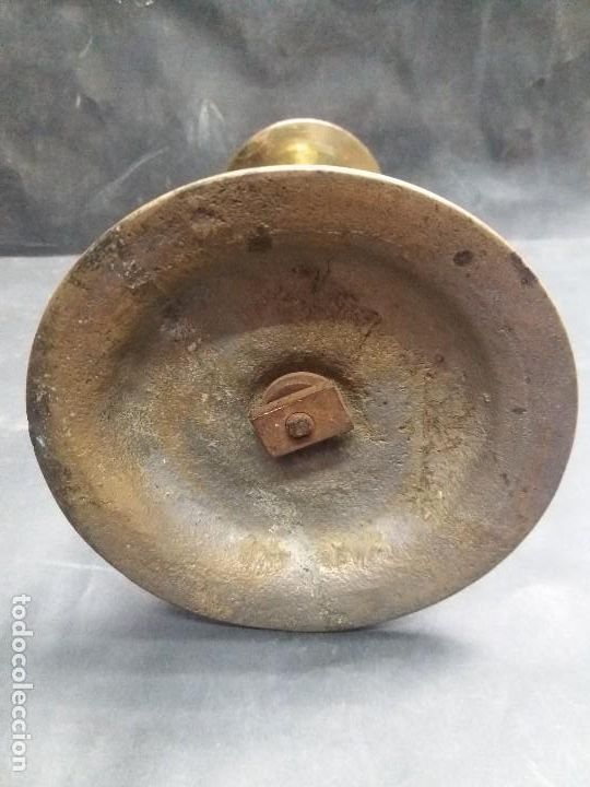 Antig&uuml;edades: Candelabro de bronce del siglo xviii - Foto 3