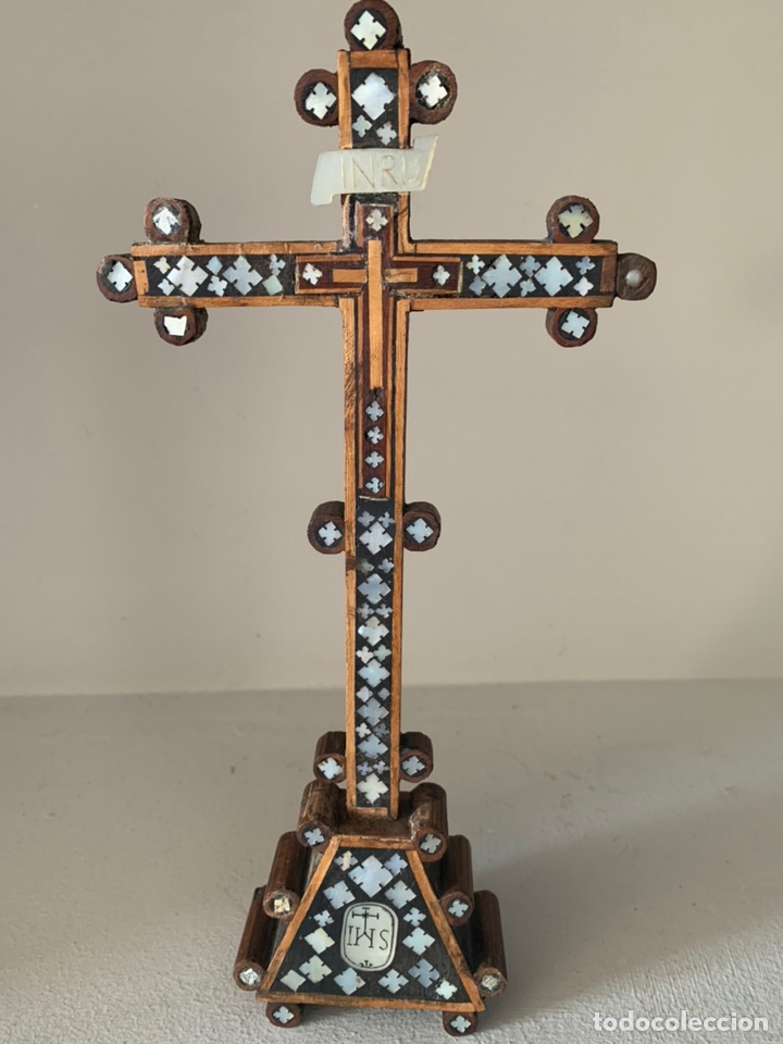 Antig&uuml;edades: Cruz de Taracea nacar - Foto 1