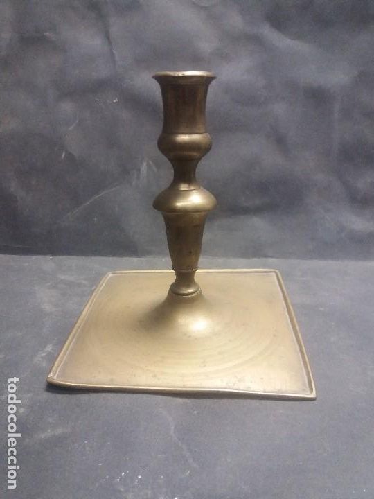 Antig&uuml;edades: Candelabro en bronce del siglo xviii - Foto 1