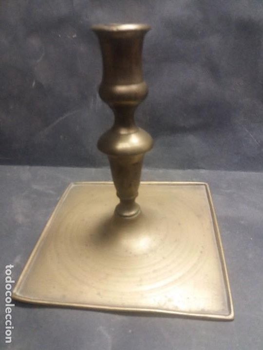 Antig&uuml;edades: Candelabro en bronce del siglo xviii - Foto 2