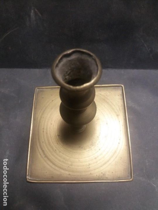 Antig&uuml;edades: Candelabro en bronce del siglo xviii - Foto 4