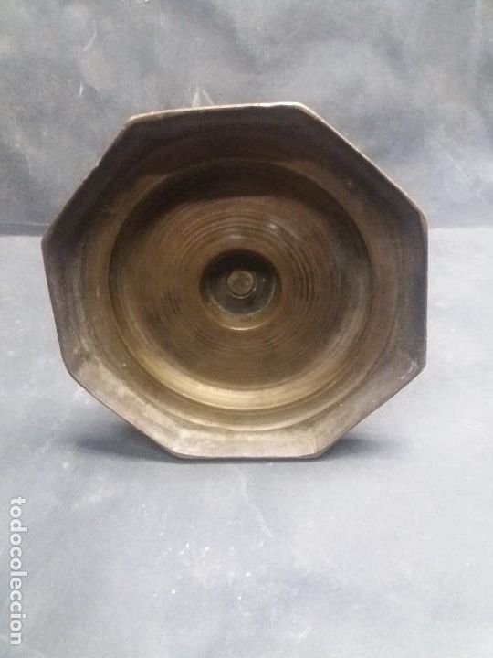Antig&uuml;edades: Candelabro de bronce del siglo xviii - Foto 3
