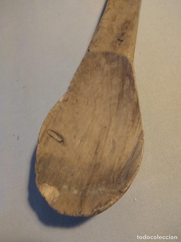 Antig&uuml;edades: ANTIGUA CUCHARA DE MADERA CON MANGO LARGO - Foto 1