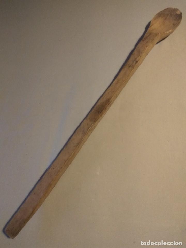 Antig&uuml;edades: ANTIGUA CUCHARA DE MADERA CON MANGO LARGO - Foto 2
