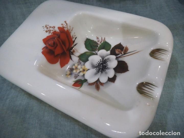 Antig&uuml;edades: CENCERO ( MANISES ) PORCELENA - Foto 1