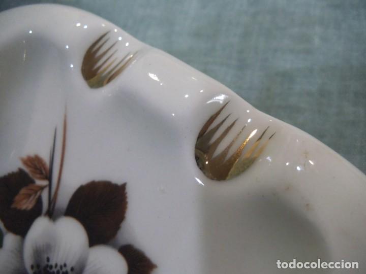 Antig&uuml;edades: CENCERO ( MANISES ) PORCELENA - Foto 2