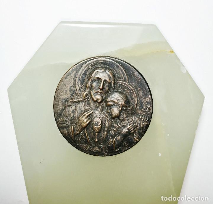 Antig&uuml;edades: BENDITERA CON MEDALLA DE BRONCE Y CRISTAL. - Foto 3