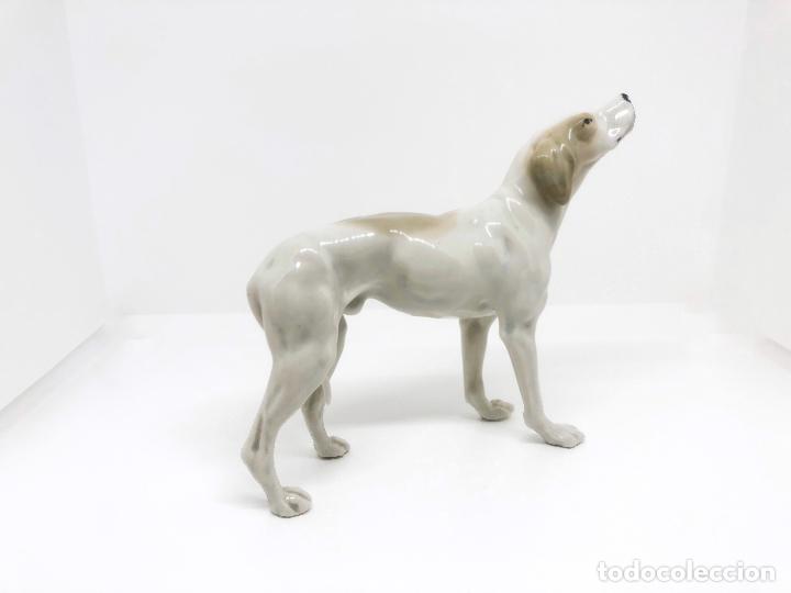 Antig&uuml;edades: Figura de perro de porcelana - Foto 3