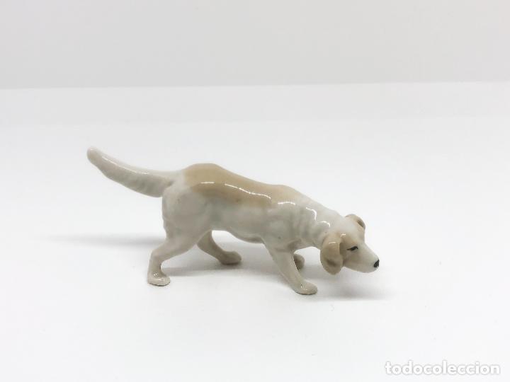 Antig&uuml;edades: Figura de perro de porcelana - Foto 1