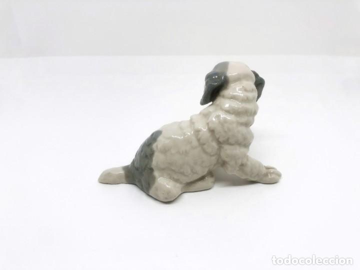 Antig&uuml;edades: Jaur&iacute;a de cinco perros de porcelana - Foto 19