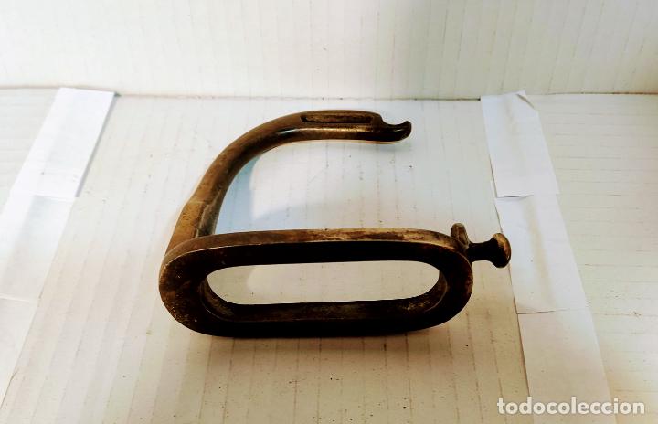 Antig&uuml;edades: ESTRIBO DE CABALLO - Foto 4