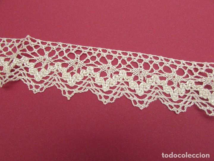 Antig&uuml;edades: ENCAJE DE RAYON EFECTO SATINADO 30 M. - Foto 5