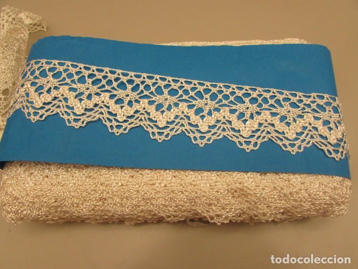 Antig&uuml;edades: ENCAJE DE RAYON EFECTO SATINADO 30 M. - Foto 1