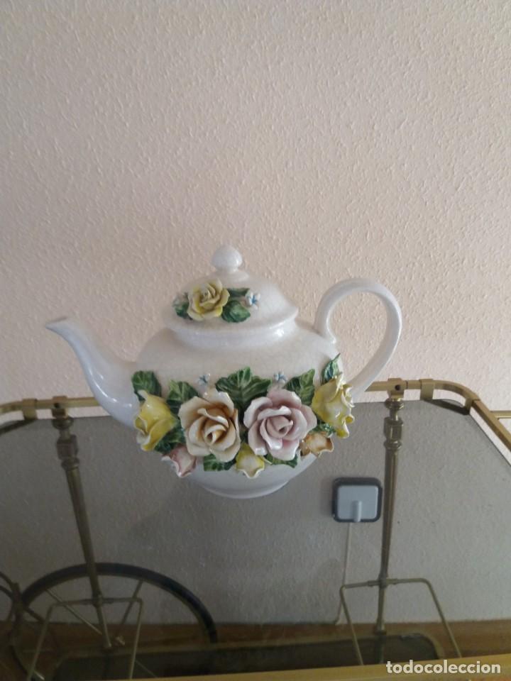 Antig&uuml;edades: Tetera de porcelana de #capodimonte - Foto 1