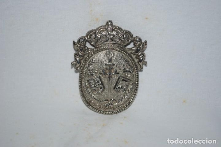 Antig&uuml;edades: GRAN MEDALLA DE COFRADIA . - Foto 1