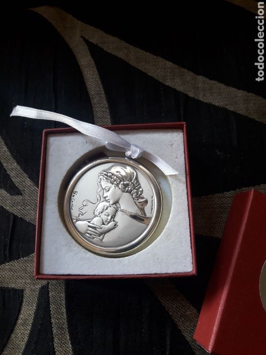 Antig&uuml;edades: Medallon de cuna de plata - Foto 1