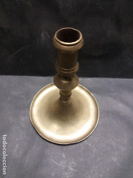 Antig&uuml;edades: Candelabro de bronce del siglo xviii - Foto 4
