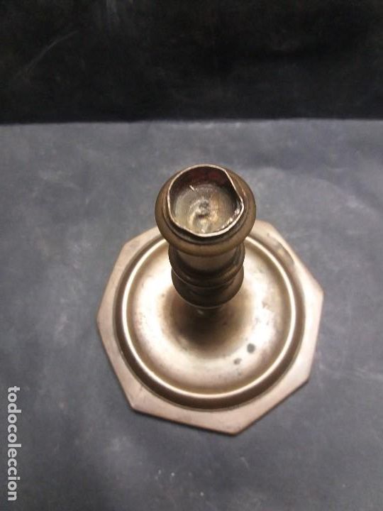 Antig&uuml;edades: Candelabro de bronce del siglo xviii - Foto 4