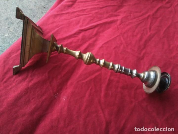 Antig&uuml;edades: CANDELABRO O VELON DE BRONCE - Foto 2