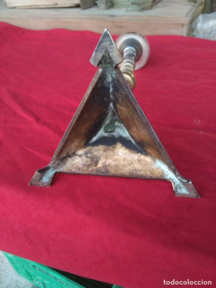 Antig&uuml;edades: CANDELABRO O VELON DE BRONCE - Foto 3