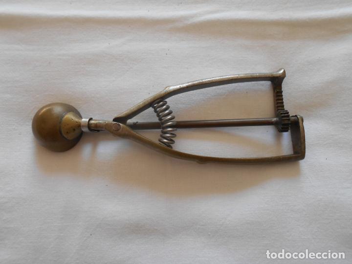 Antiguidades: UTENSILIO ANTIGUO PARA DISPENSAR HELADOS
