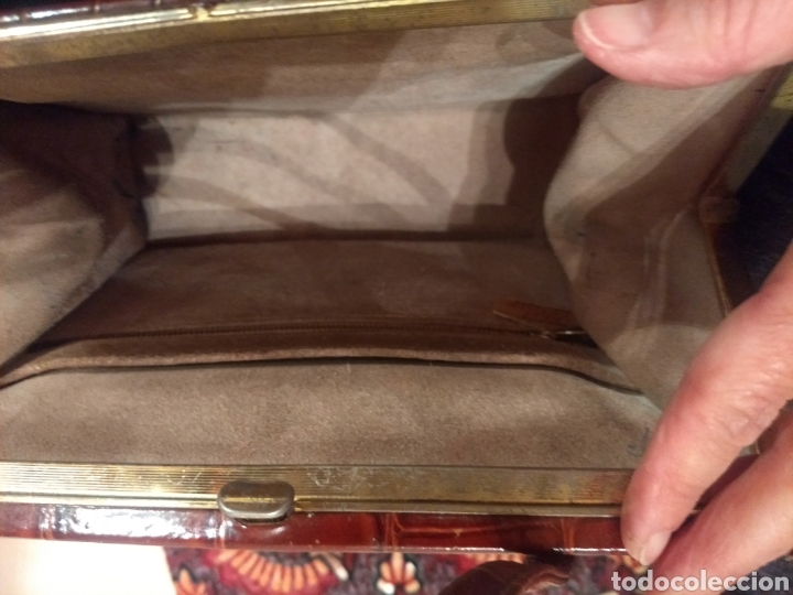 Antig&uuml;edades: Bolso acharolado vintage - Foto 5