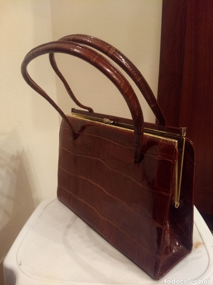 Antig&uuml;edades: Bolso acharolado vintage - Foto 1