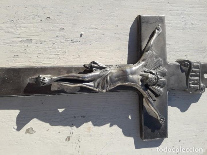 Antig&uuml;edades: Cristo de lat&oacute;n - Foto 4