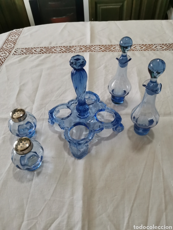 Antig&uuml;edades: Vinagreras vidrio azul - Foto 1