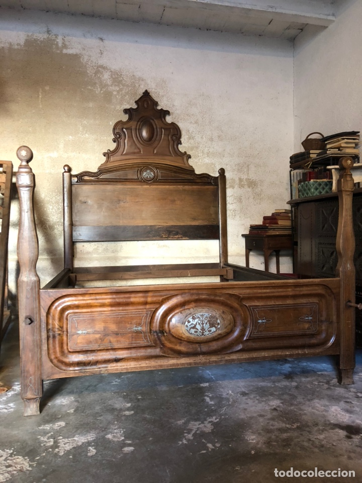 Antig&uuml;edades: Cama de nogal - Foto 1
