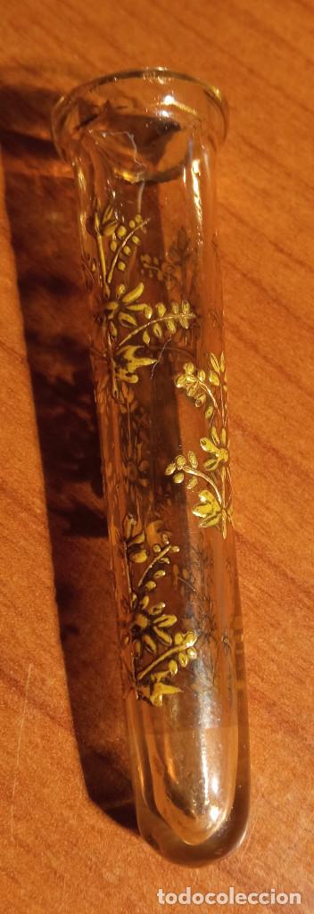 Antig&uuml;edades: Peque&ntilde;a pieza en cristal con dorados en relieve hechos al fuego.siglo XIX