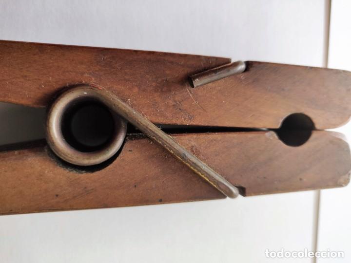 Antig&uuml;edades: Pinza sujetapapeles antigua - Foto 6