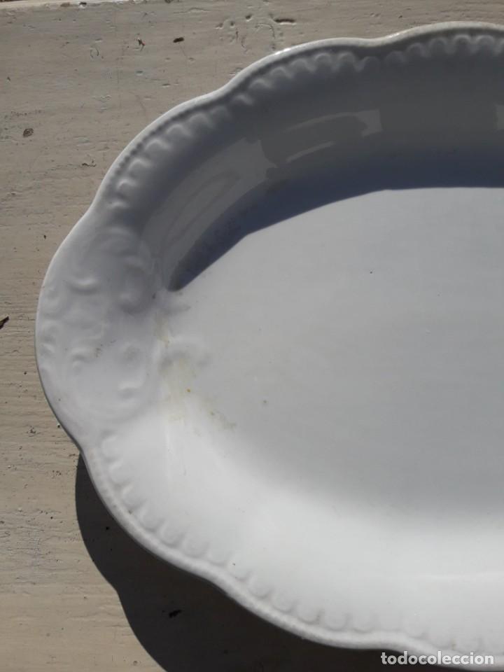 Antig&uuml;edades: Bandeja de porcelana de Sevilla - Foto 2